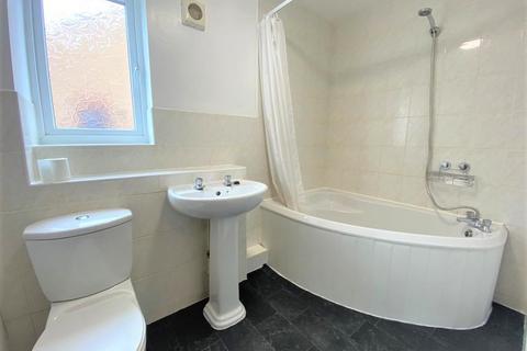 2 bedroom semi-detached house to rent, Adams Drive, Greater Manchester WN3