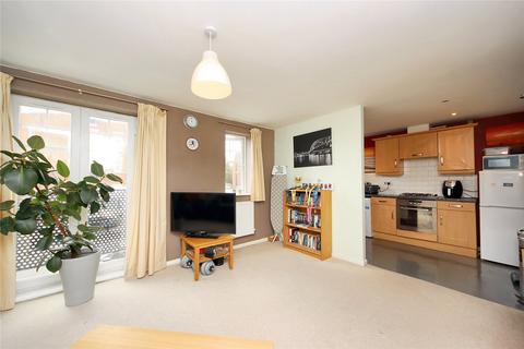 2 bedroom flat for sale, Ovett Gardens, Gateshead NE8