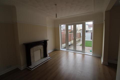 3 bedroom semi-detached house to rent, The Precincts, Crosby, Liverpool