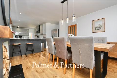 3 bedroom detached house for sale, Felixstowe Road, Ipswich, Suffolk, IP3