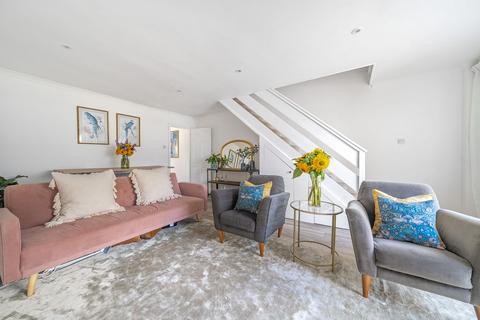 13 Edinburgh Gardens, Windsor, SL4 2AN