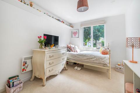 13 Edinburgh Gardens, Windsor, SL4 2AN