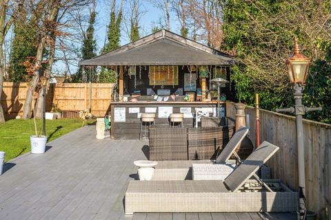 5 bedroom detached house for sale, 95 Brook End Road South, Chelmsford CM2