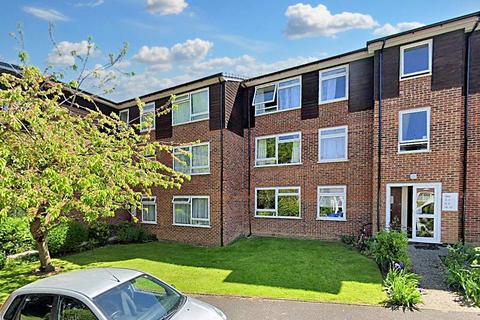 2 bedroom flat to rent, Greenacre Court, Englefield Green TW20