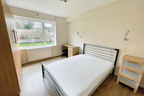 2 bedroom flat to rent, Greenacre Court, Englefield Green TW20