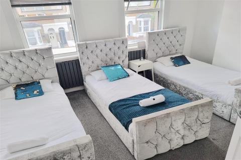 undefined, London SE25
