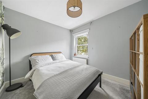 16 Seaton Road, Whitton, Twickenham, TW2 7AT