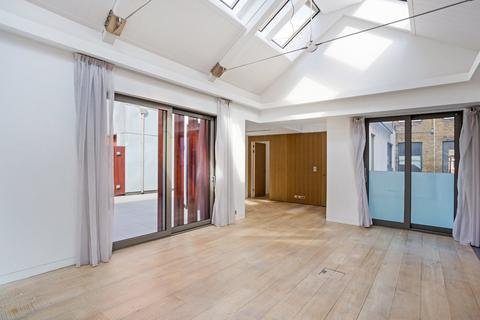 2 bedroom apartment for sale, Hollen Street, Soho, London, W1F