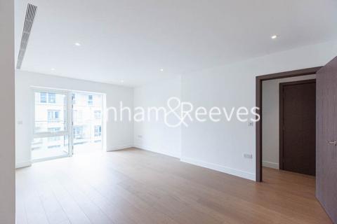 2 bedroom apartment to rent, Faulkner House, Hammersmith W6