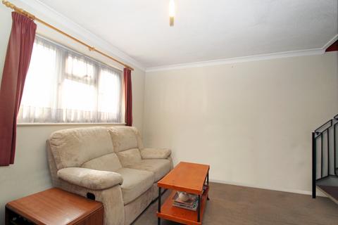 1 bedroom semi-detached house for sale, Aldenham Drive, Uxbridge