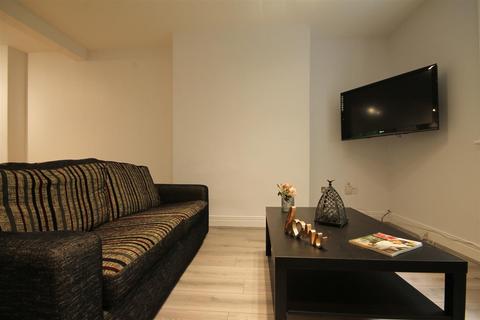 undefined, Huntsmoor House, Spital Tongues