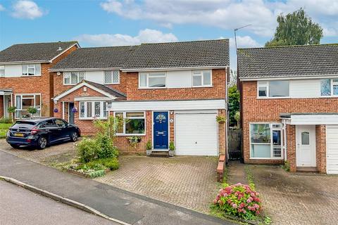 3 bedroom detached house for sale, Tarrant Drive, Harpenden, Hertfordshire, AL5