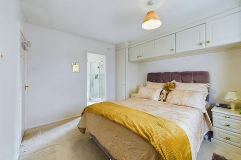 31 Lockwood Close, Northampton, NN2 7SS