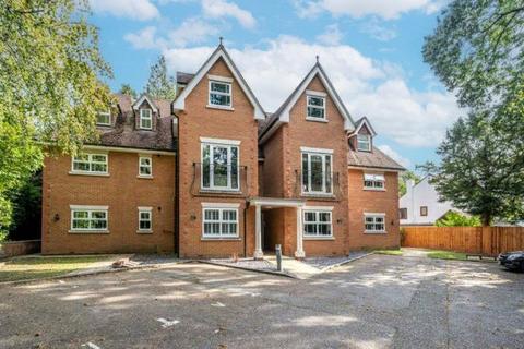 2 bedroom apartment for sale, Portsmouth Road, Surrey GU15