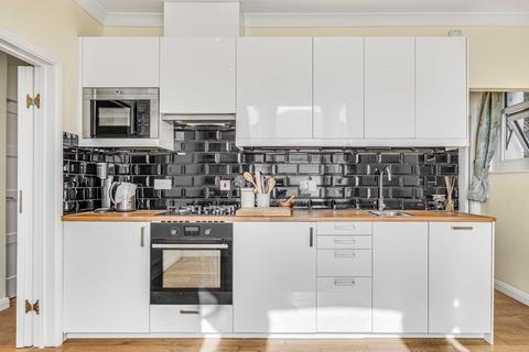 Flat 2, 18 Oxford Road, London, SW15 2LF