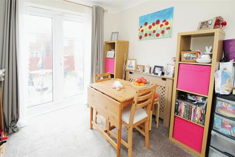 3 bedroom semi-detached house for sale, Beanland Gardens, Bradford BD6