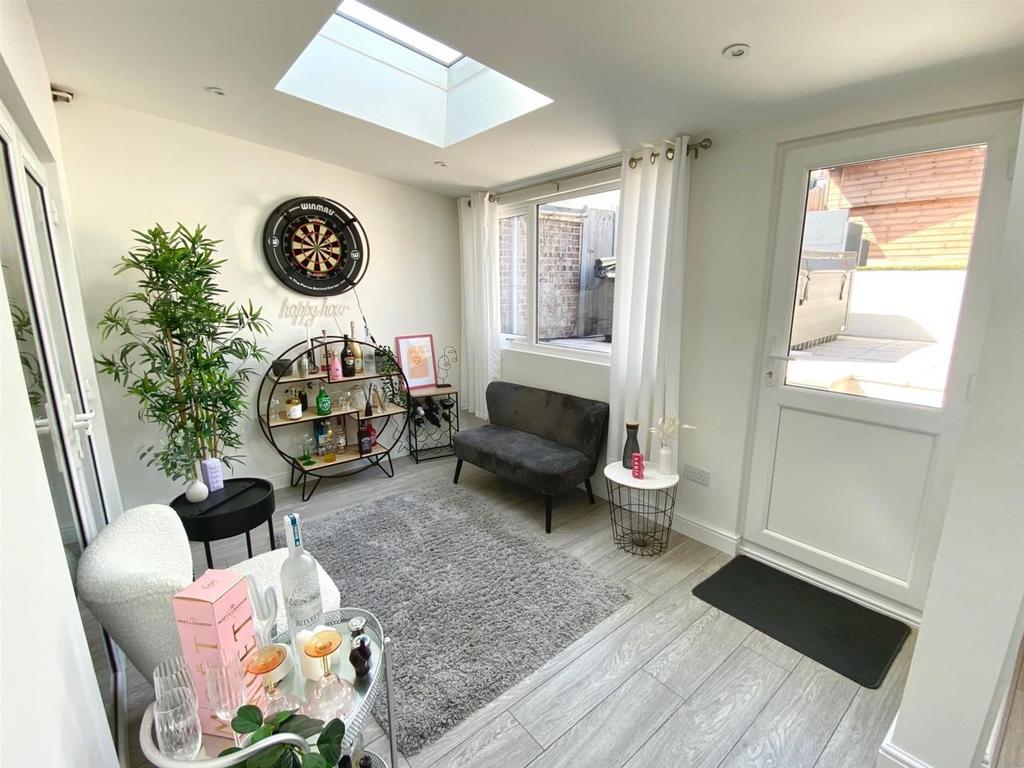 GARDEN ROOM.jpg