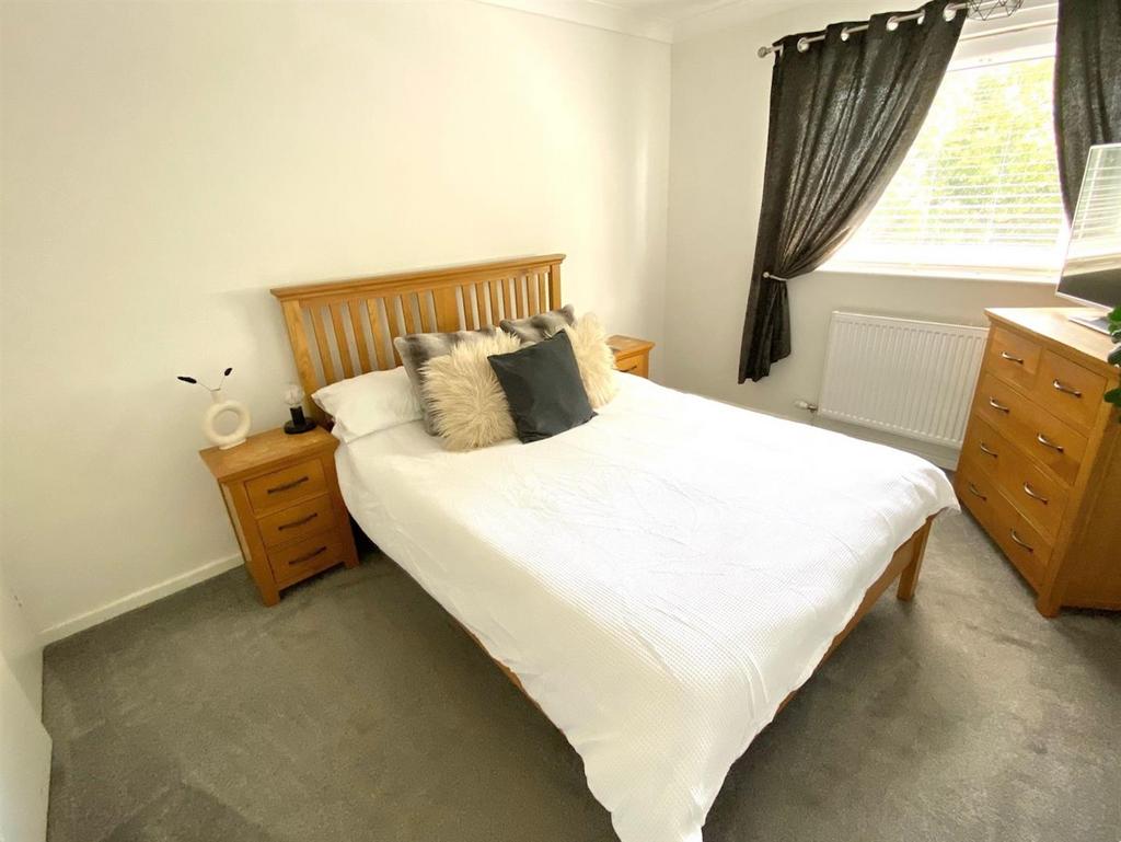 BED 1.jpg