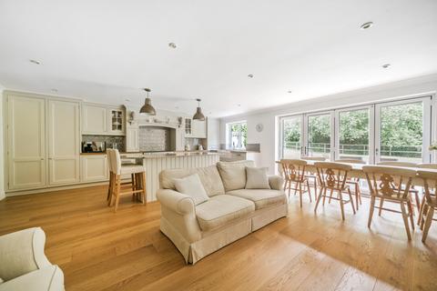 4 Benifold Place, Fernhurst, Haslemere, GU27 3DA