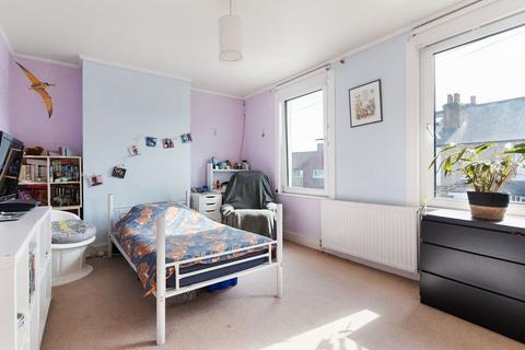 15 Lindsay Road, Worcester Park, KT4 8LF
