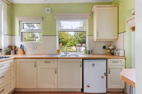15 Lindsay Road, Worcester Park, KT4 8LF