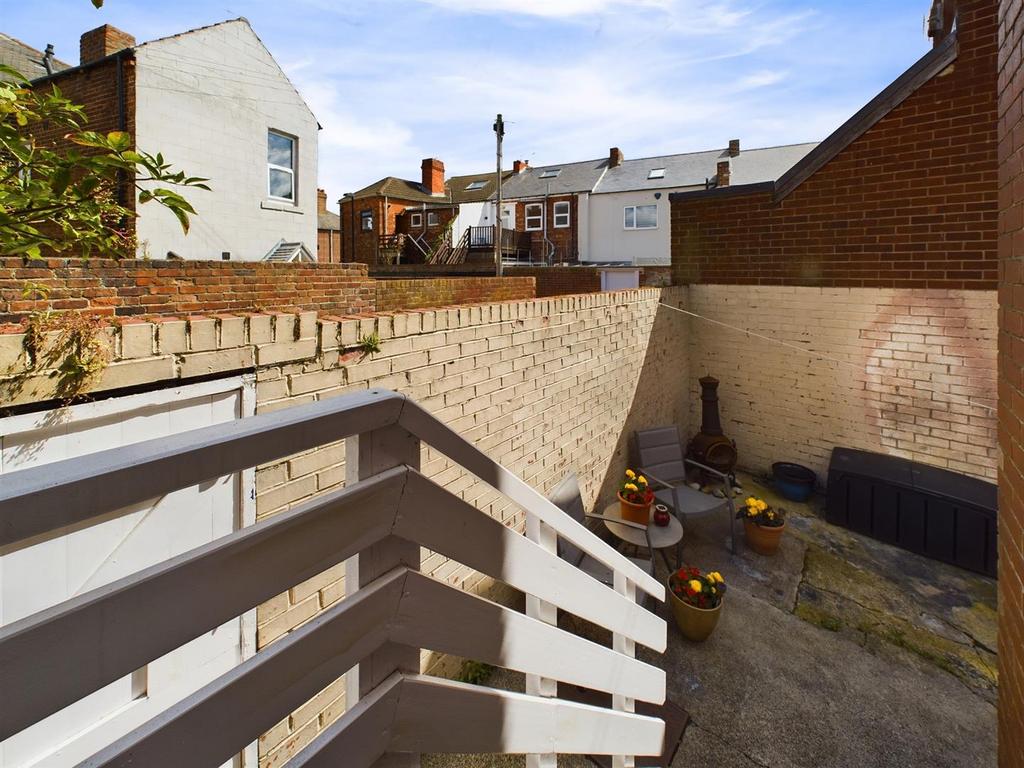 Yard 2.jpg