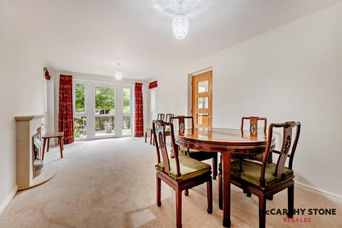 1 bedroom apartment for sale, Farringford Court, Avenue Road, Lymington, Hampshire, SO41 9PA