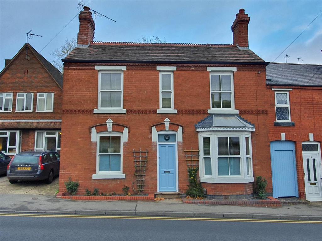 Heath Lane, Stourbridge 3 bed semidetached house to rent £1,150 pcm