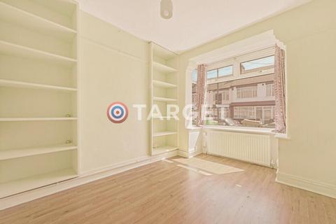 4 bedroom terraced house to rent, Kimberley Road GR, London E17