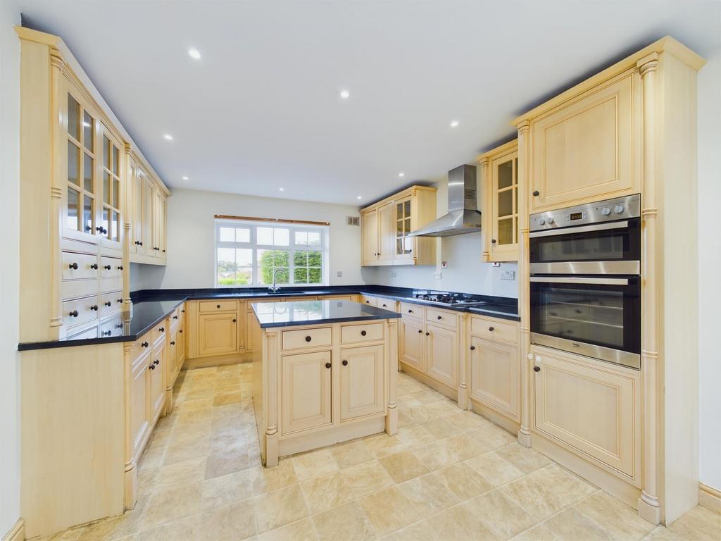 Lowfield Crescent, Silsden, BD20 4 bed semidetached house to rent £