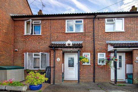 3 bedroom terraced house for sale, New Farm Road, Colchester CO3