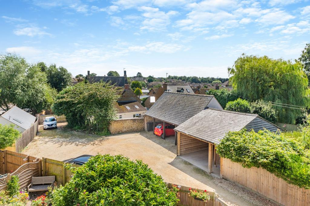 Courtyard &amp; Carport