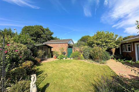 3 bedroom detached bungalow for sale, Manor Farm Close, Weston Turville HP22