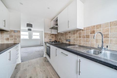 2 bedroom apartment to rent, Windsor