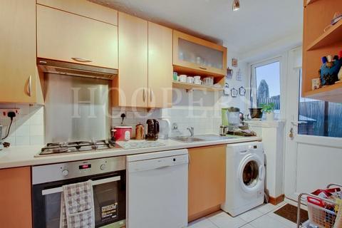 3 bedroom terraced house for sale, Shepherds Walk, London, NW2