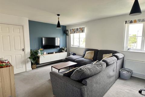 3 Curtice Close, St Austell, PL25 3FJ