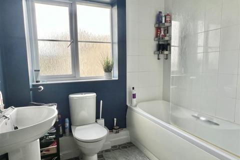 3 Curtice Close, St Austell, PL25 3FJ