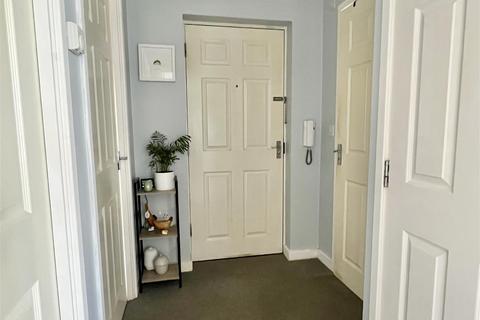 3 Curtice Close, St Austell, PL25 3FJ