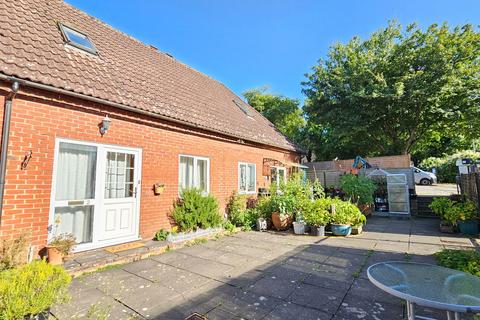 2 bedroom terraced house for sale, Anchor Yard, Newbury RG20