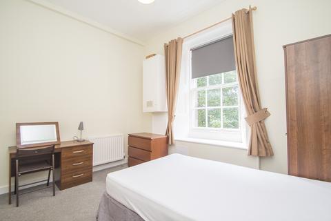 5 bedroom flat to rent, Morningside Road, Edinburgh EH10