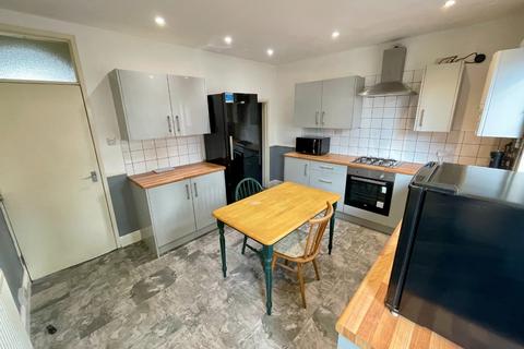 3 bedroom terraced house for sale, Liverpool Road, Luton, Bedfordshire, LU1 1RS