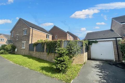 3 bedroom detached house for sale, Maes Pedr, Carmarthen