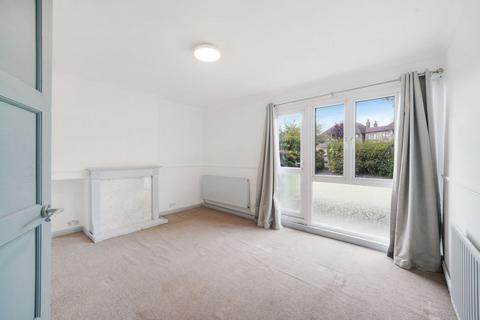 3 bedroom flat for sale, Imperial Drive, Harrow HA2