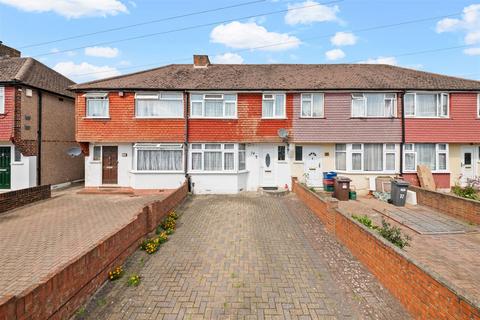 3 bedroom terraced house for sale, Lansbury Avenue, Feltham TW14