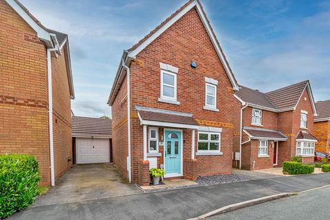 3 bedroom detached house for sale, Waterlily Close, Cannock WS12