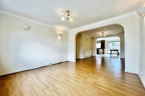 3 bedroom property to rent, Talbot Avenue, Slough SL3