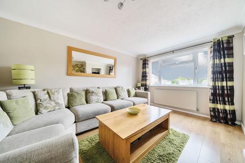 77 Coates Close, Basingstoke, RG22 4EG