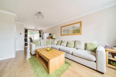 77 Coates Close, Basingstoke, RG22 4EG