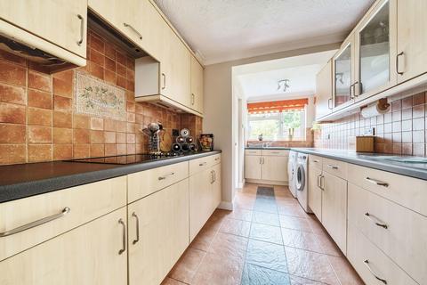 77 Coates Close, Basingstoke, RG22 4EG