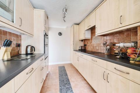 77 Coates Close, Basingstoke, RG22 4EG